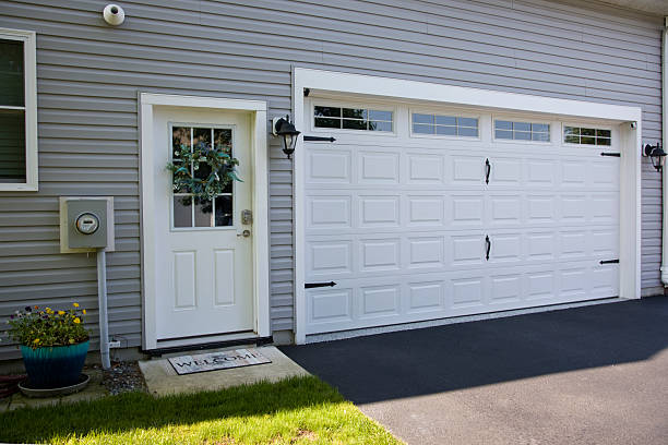 24/7 Emergency Garage Door Panel Replacement experts in Rouses Point, NY